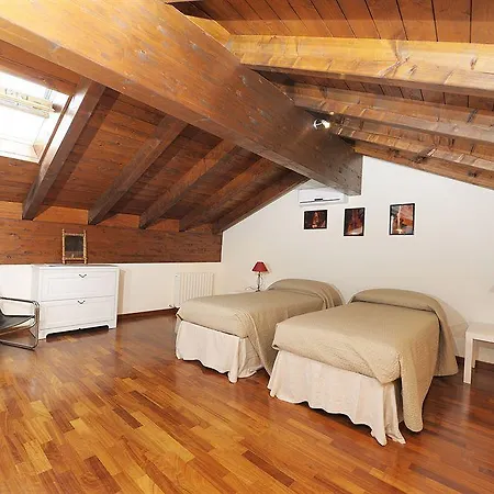 Locanda Castel De Britti * سان لاتْسارو دي سافين