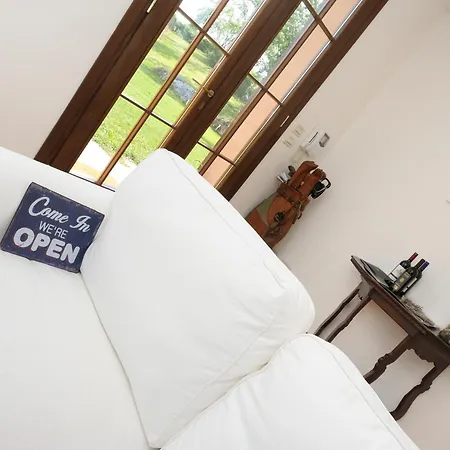 Locanda Castel De Britti سان لاتْسارو دي سافين