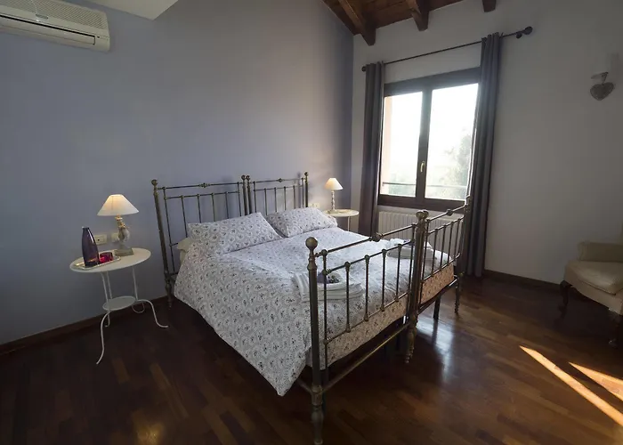 Locanda Castel De Britti Kır Evi *